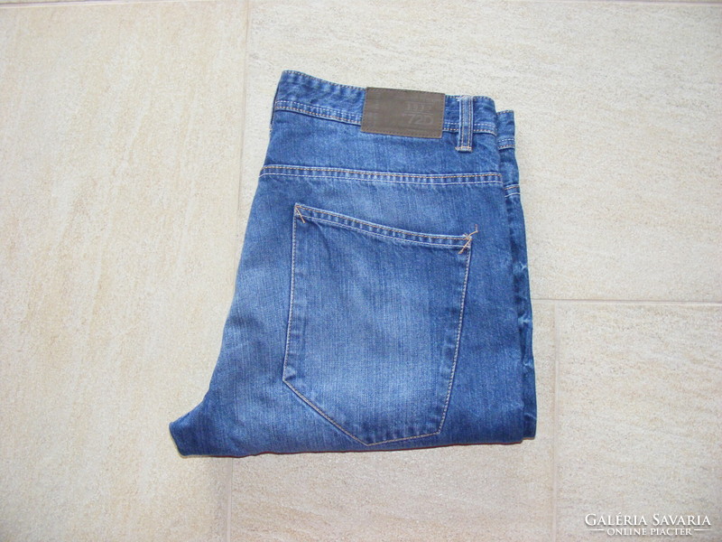 72D comfort men's jeans size 33,