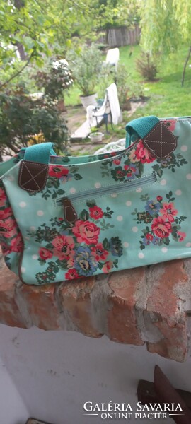 Miss Lulu márkájú nyári táska