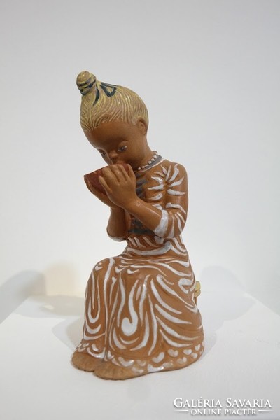 Margit Kovács: ceramic sculpture of a little girl drinking milk - 51961