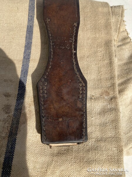Marked mannlicher bayonet slipper