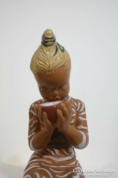 Margit Kovács: ceramic sculpture of a little girl drinking milk - 51961