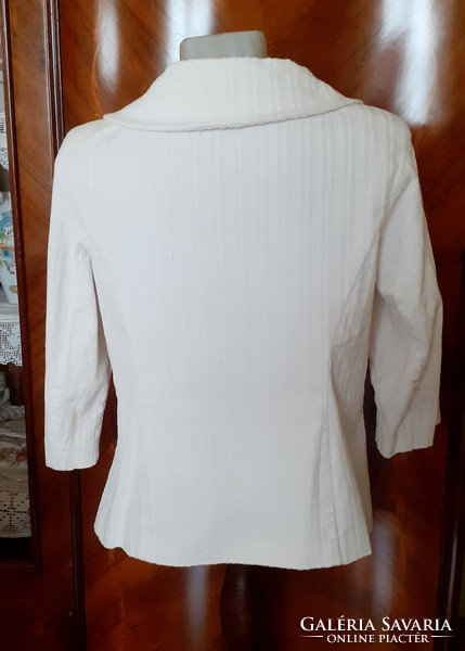 White elastic material blazer. 42-Es
