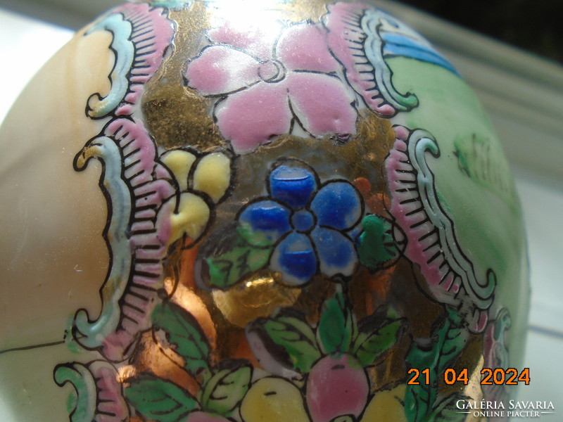 Kézzel festett,kézzel jelzett sokalakos Canton Famille Rose váza  színes zománc és arany mintákkal