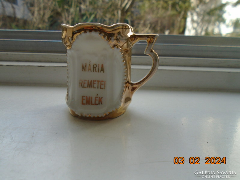 Antik Mária Remetei búcsú Emlék aranyozott dombormintás haszögletes finom porcelán kis csésze