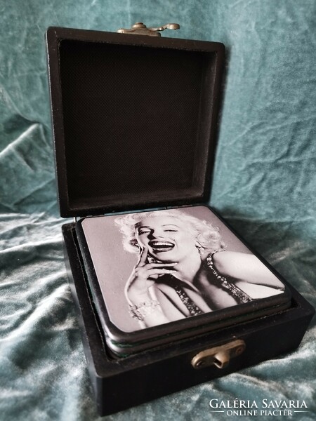 Marilyn Monroe gift box