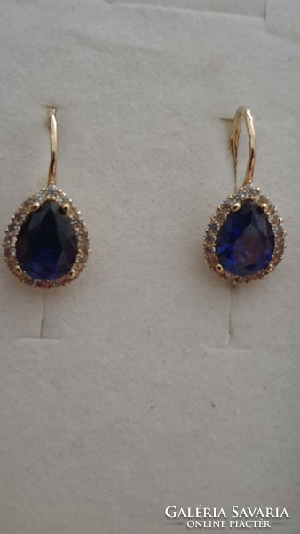 Beautiful 14k gold earrings (4 days only!)