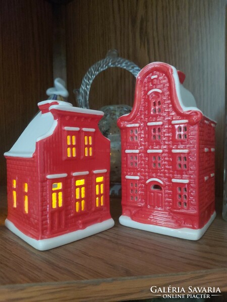 10 cm high red brick ceramic house from the Netherlands