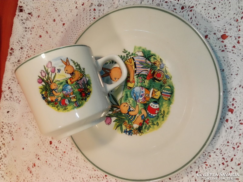 Porcelain children's tableware.