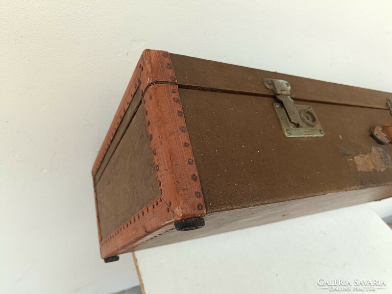 Antik utazó ruhás fa hosszú bőrönd koffer jelmez film színház kellék sérült 804 8747