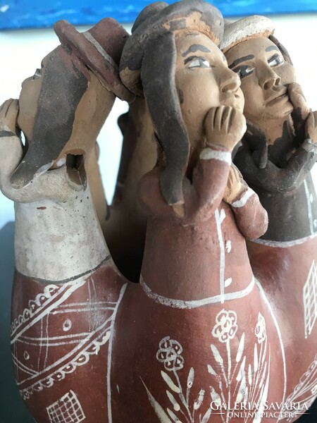 Terracotta ceramic statue, group of women, km mark inside (m148)