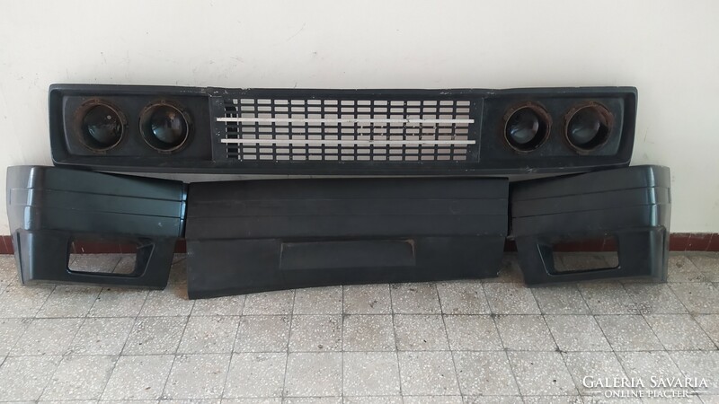 Bus Ikarus 200 series front grille with twin lights