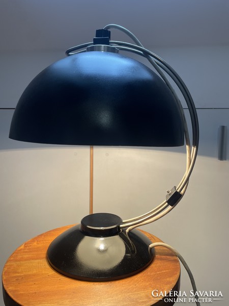Retro streamline lamp