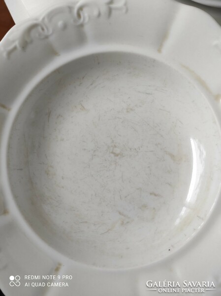 Fehér porcelán mély tányér Pecsi