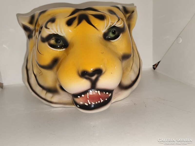 Nagyméretű élethű tigrisfej porcelán kaspó.