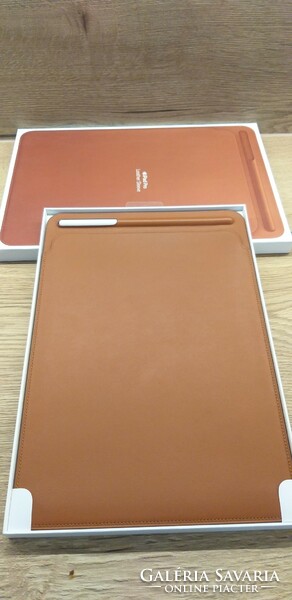 New, in box, ipad pro 10.5 Inch universal leather brown case