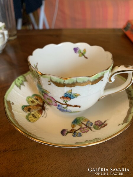 Herend mocha cup with Victoria pattern bottom