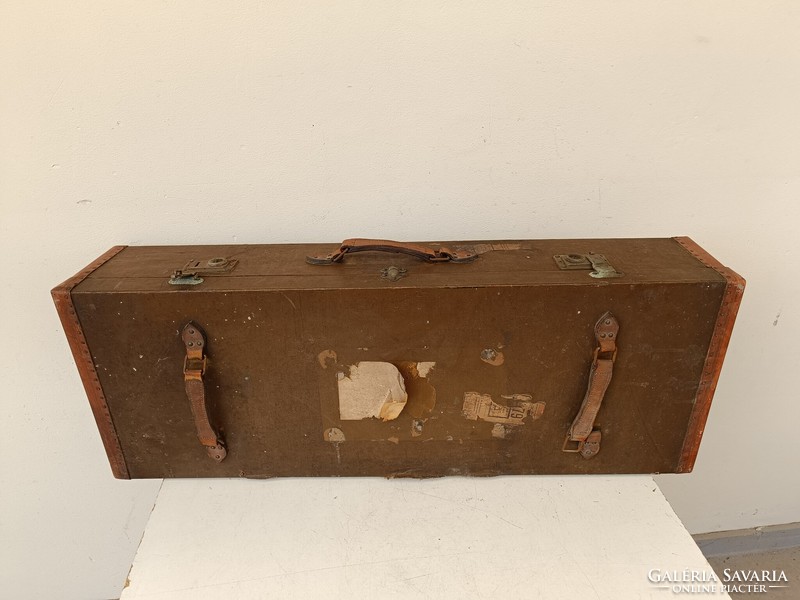 Antik utazó ruhás fa hosszú bőrönd koffer jelmez film színház kellék sérült 804 8747