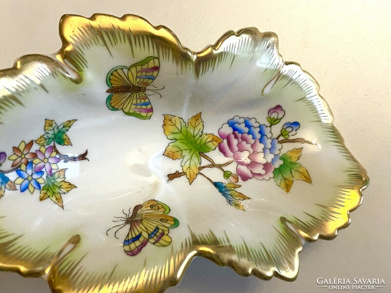 Victoria grape leaf jewelry tray Herend porcelain painted decorative object