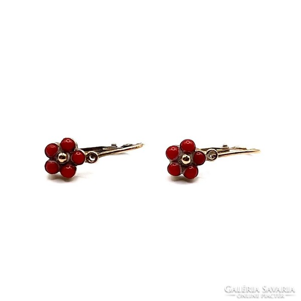0186. Old girl's earrings with red stone