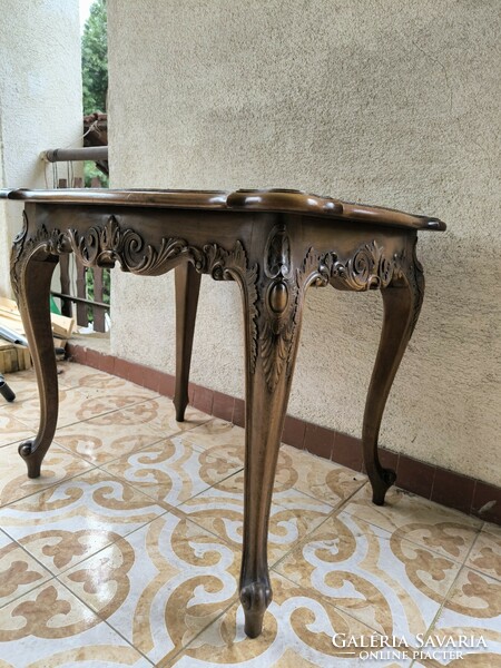 Wonderfully carved table salon rococo Viennese baroque style