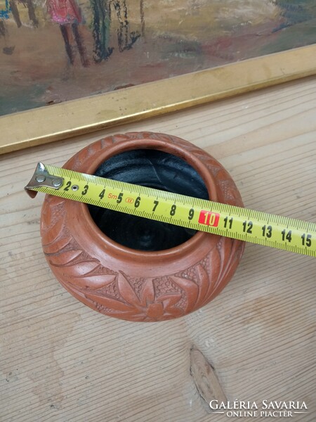Ceramic decoratively marked bowl/jug