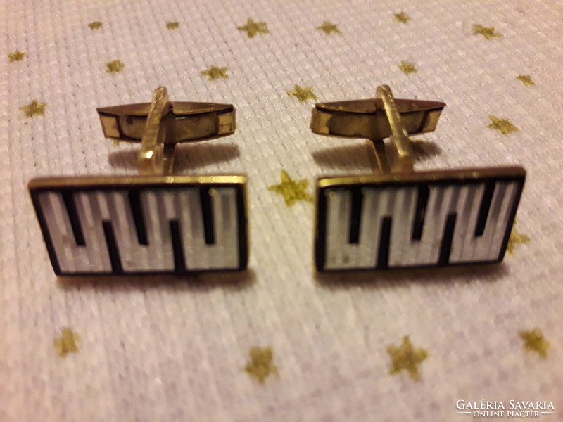 1 pair of decorative cufflinks black/white/gold