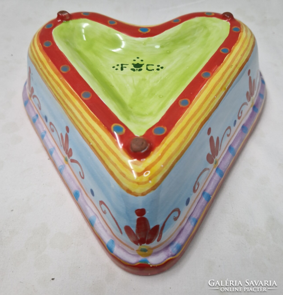 Nagyméretű mázas festett szív alakú kerámia sütőforma 23 cm.