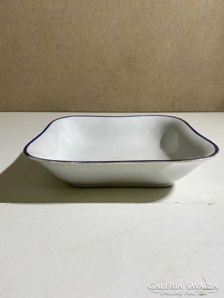 Drasche porcelain blue snickerd porcelain dresser, 32 x 23 cm. 4820
