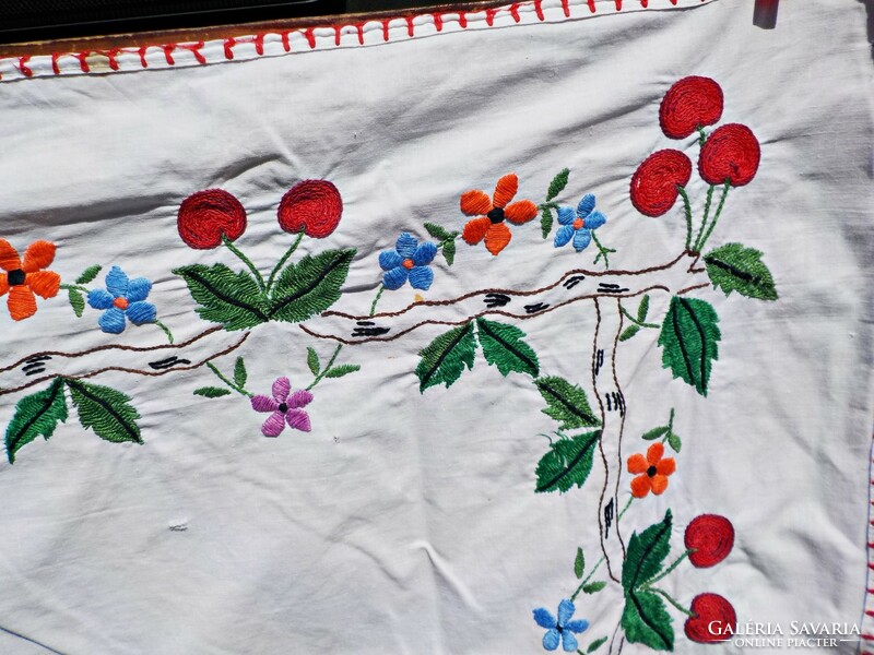 Hand-embroidered cherry tablecloth 90 x 58 cm.