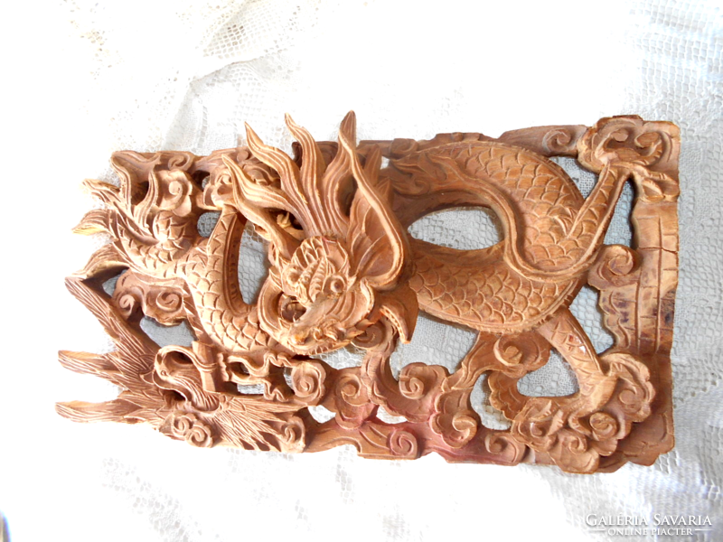 Oriental wood carving with a dragon - beautiful handwork - head can be moved