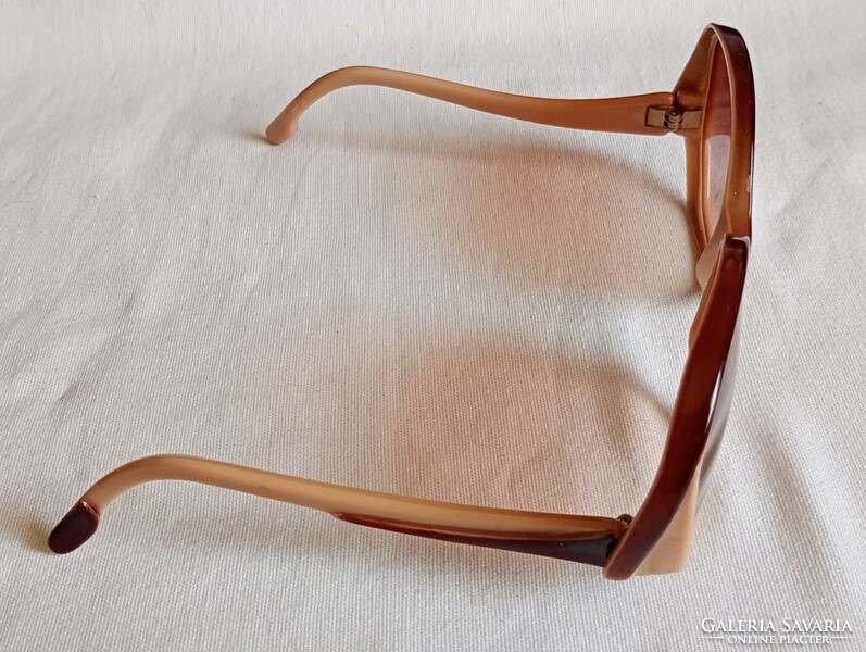 Napszemüveg 04 retro szemüveg 60 évek