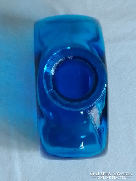 Régi türkiz kék színes vastag falú öntött dekor üveg váza palack különleges forma