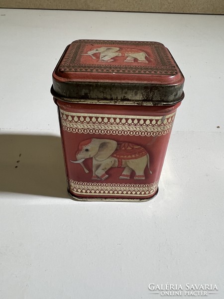 Old painted copper tea box, size 8 x 6 cm. 4800