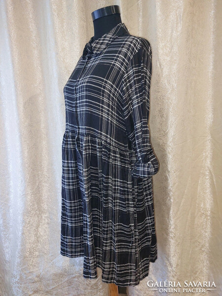 Checked oversized cotton dress with roll-up sleeves. M, but also good for larger sizes, bust: 50cm. Labeled