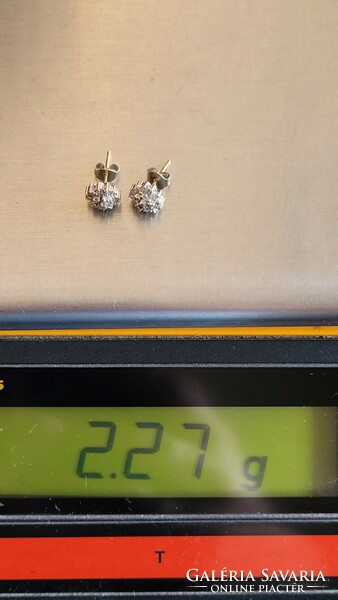 14K white gold earrings with brils 2.27 g