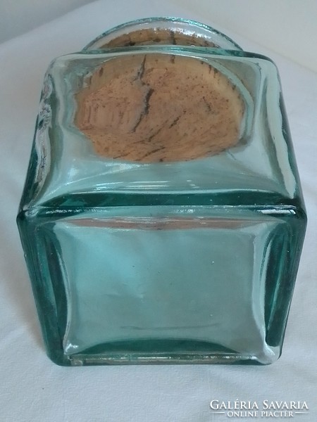 Régi nagy vastag falú víz zöld szögletes öntött üveg konyhai tároló tartó parafa fedővel 15 cm