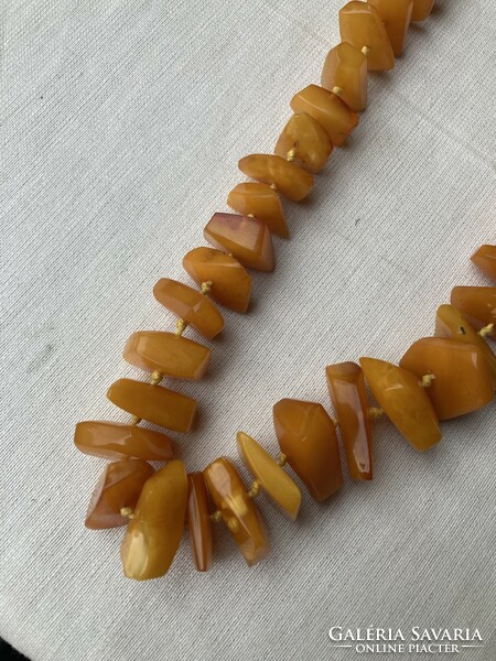 Amber necklace 93 grams 86 cm.