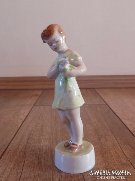 Antik Zsolnay kislány virággal porcelán figura