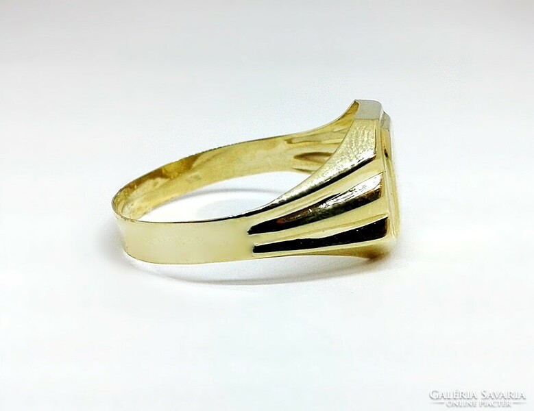 Gold signet ring (zal-au122889)
