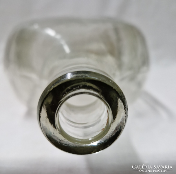 Régi vastag falú két literes dugós üveg alján " OU 2 L"  felirattal, tiszta, hibátlan állapotban