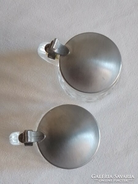 Két kis mini fém fedeles német öntött üveg sörös snapszos krigli korsó BMF jelzett 70-es évek