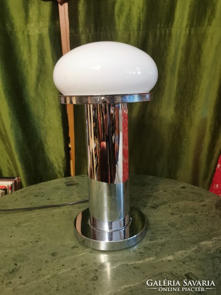 Art deco stílusú krómozott asztali lámpa,tejfehér búrával