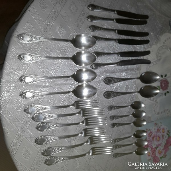 Set of 24 silver-plated cutlery