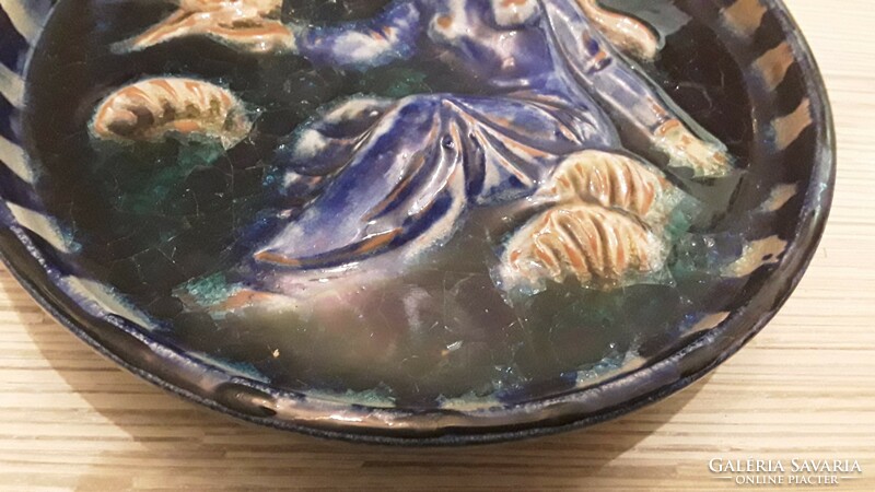 Glazed majolica wall plate