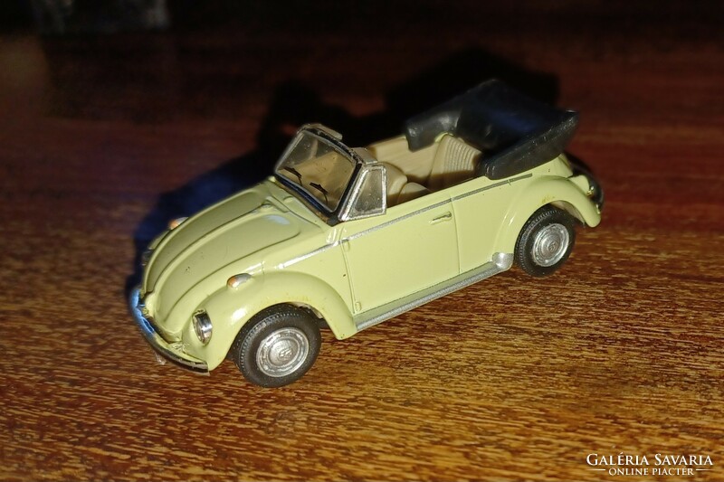 Schuco model 1:72 vw beetle