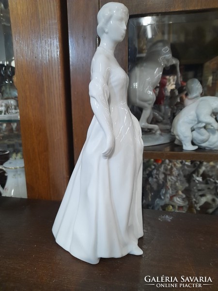 Régi Zsolnay Fehér Női Porcelán Figura.29.5 cm.
