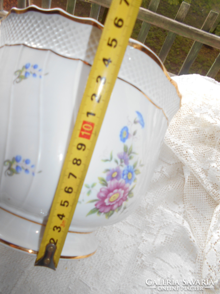 Ravenclaw porcelain bowl with morning glory pattern. Mouth size 19, height 15.5 cm