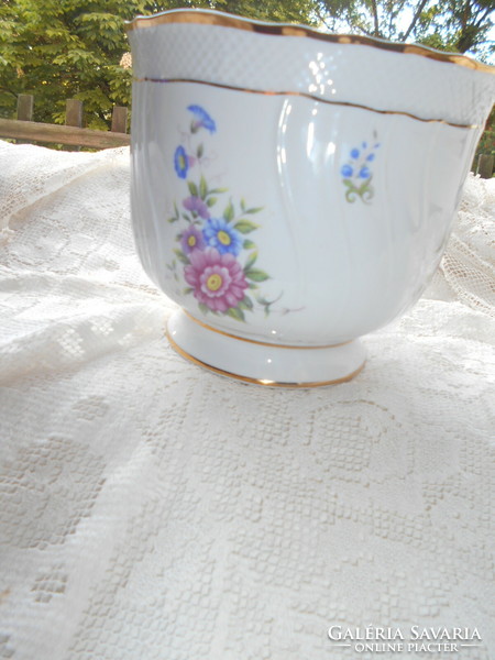Hollóháza porcelain bowl with morning glory pattern. Mouth size 16, height 14 cm