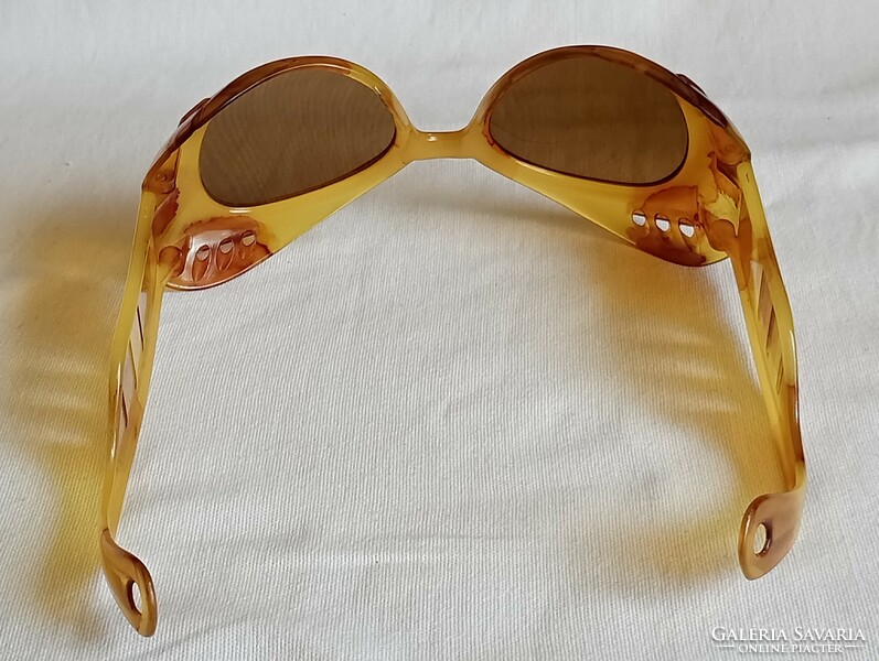 Napszemüveg 01 retro szemüveg 60 évek