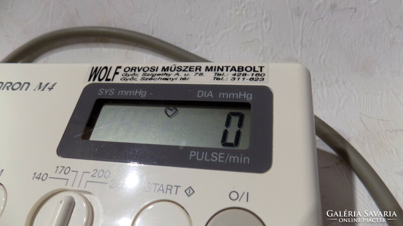 Omron M4 automata felkaros vérnyomásmérő
